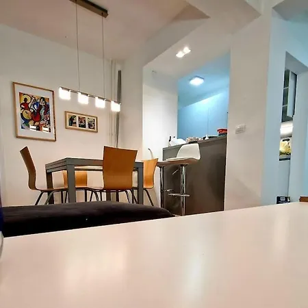 Bright, Modern - 2 Bedroom Condo Skopje Exterior photo