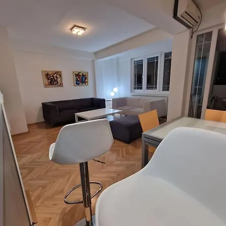 Bright, Modern - 2 Bedroom Condo Skopje Exterior photo